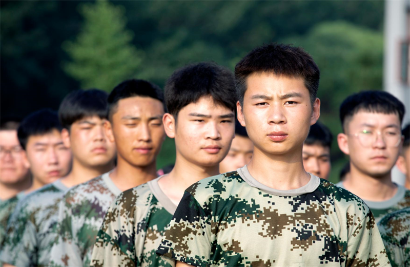 2021年7月6日，中天北京集團(tuán)百名應(yīng)屆大學(xué)生褪下便服換上軍裝，在訓(xùn)練場(chǎng)上接受為期2天的軍訓(xùn)，享受入職前的第一份美好記憶。