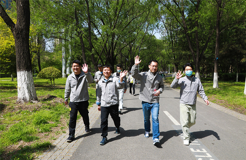 2023年5月6日，東北公司于沈陽奧林匹克生態(tài)公園開展“沐春健步走，轉型再出發(fā)” 徒步行活動。